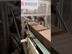 Precisão em movimento: Máquina de corte de tijolos servo-sincronizada em ação